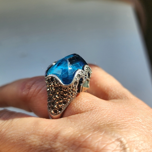 Elegant Blue Gemstone 925 Silver Ring - Picture 1 of 10